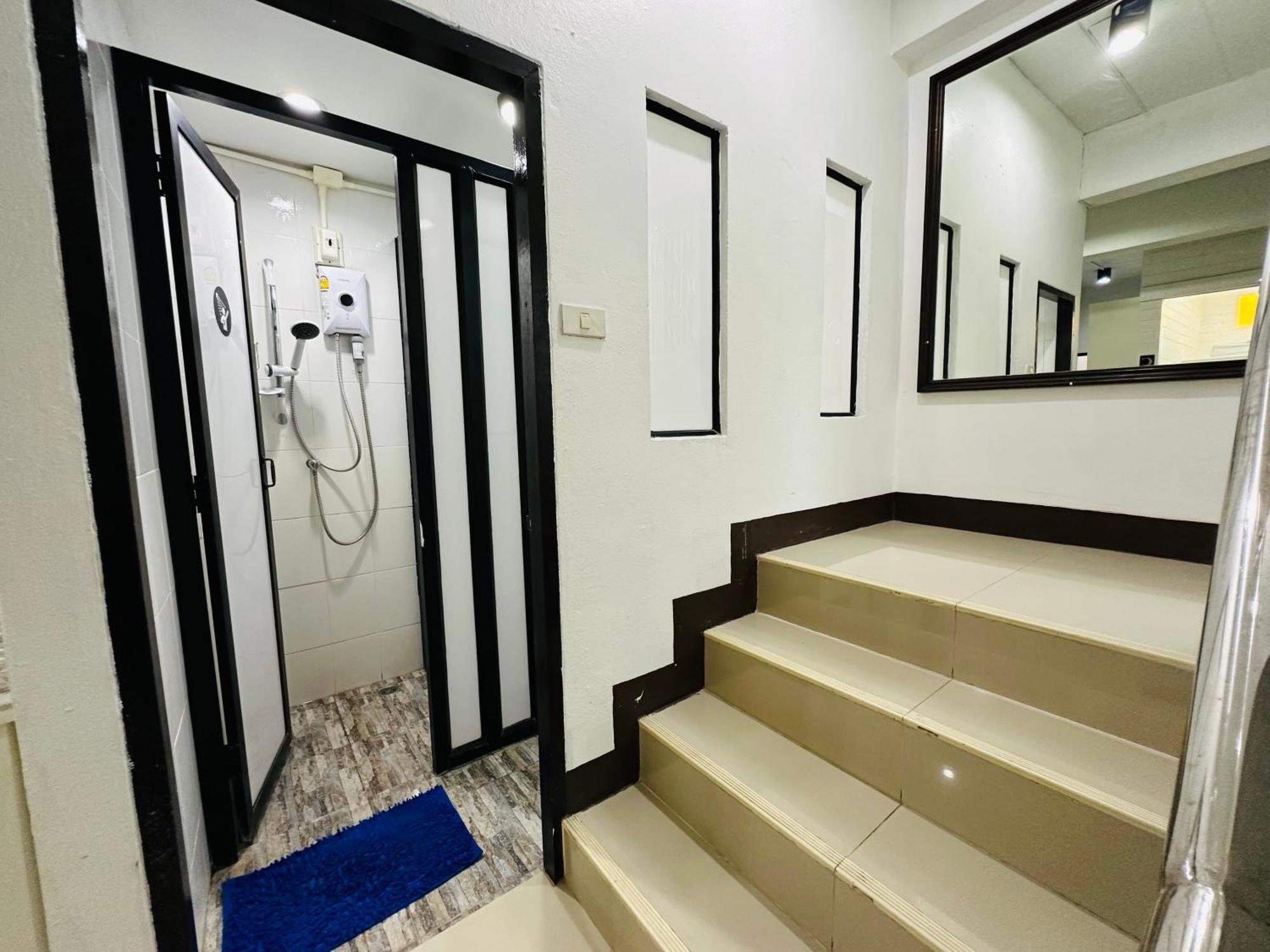 Хостел Potae'S House Чиангмай Экстерьер фото